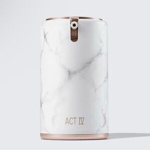 Estée Lauder Act IV